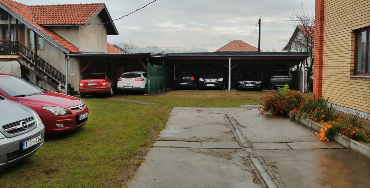 Parking Aerodrom Tuzla
